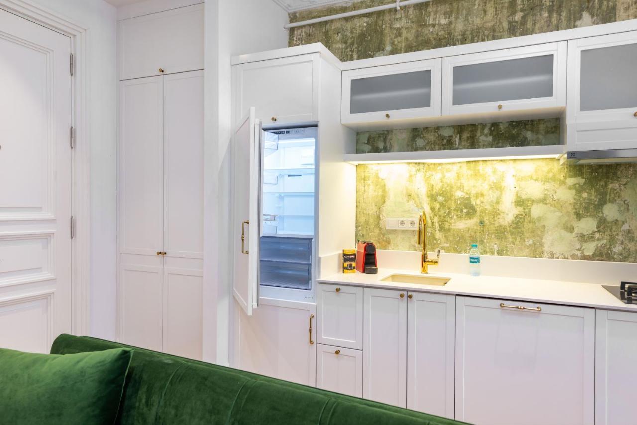 Mayer Liberty Apartments Istanbul Bagian luar foto