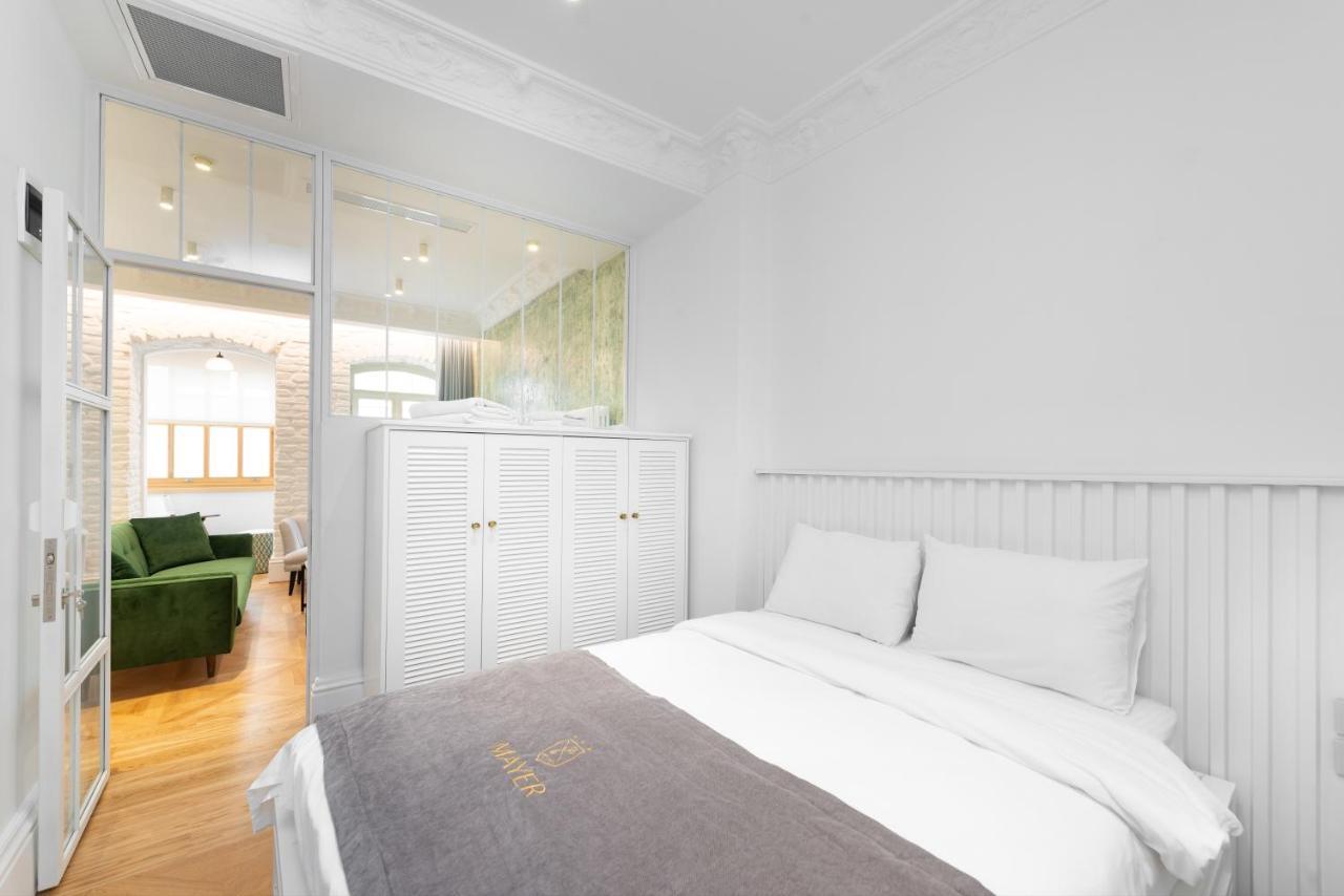 Mayer Liberty Apartments Istanbul Bagian luar foto